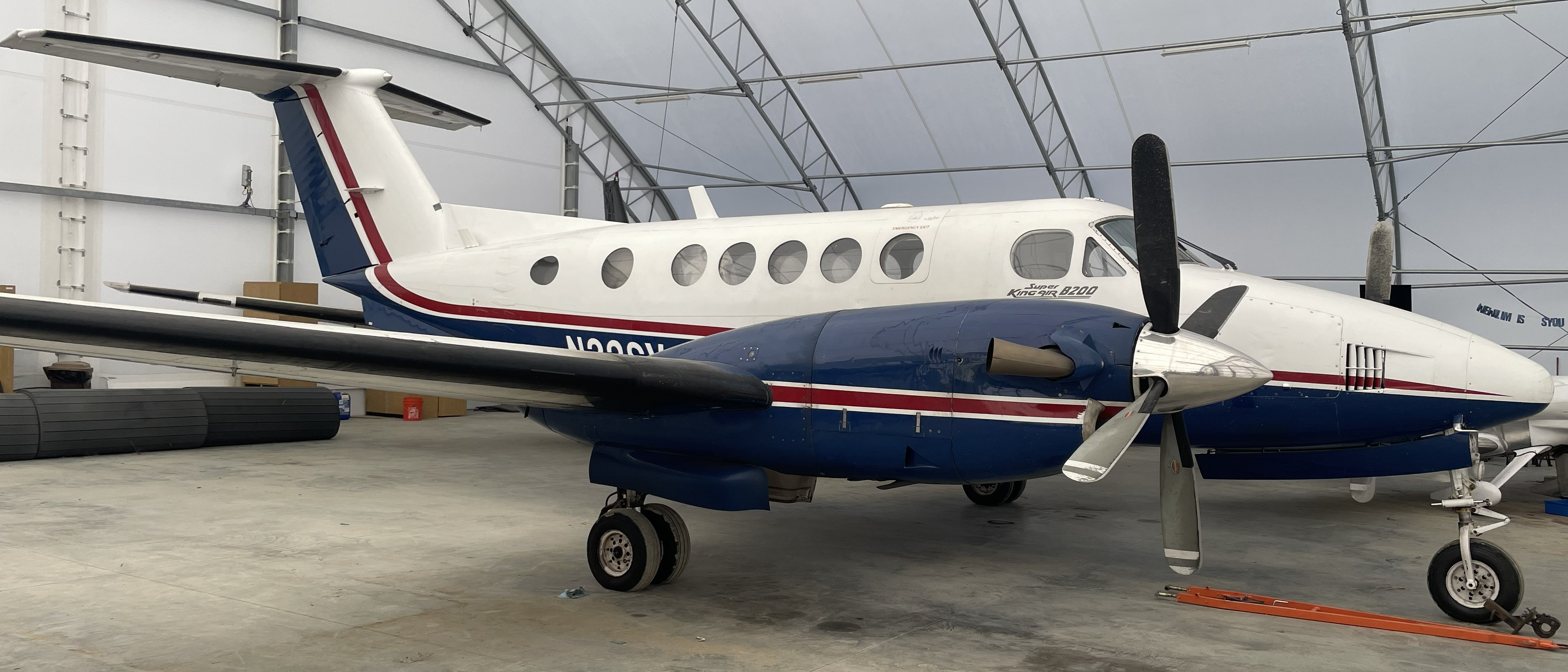 Beech B200 King Air (N32SV)